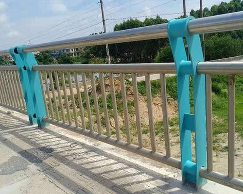 偃師河道護(hù)欄 塑木景觀材料的優(yōu)勢(shì)與選購(gòu)指南